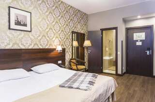 Гостиница М-Отель Санкт-Петербург Улучшенный двухместный номер с 1 кроватью или 2 отдельными кроватями-8