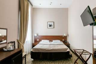 Гостиница М-Отель Санкт-Петербург Стандартный двухместный с одной большой кроватью-2