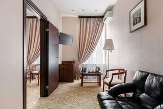 Гостиница М-Отель Санкт-Петербург Люкс SPA-3